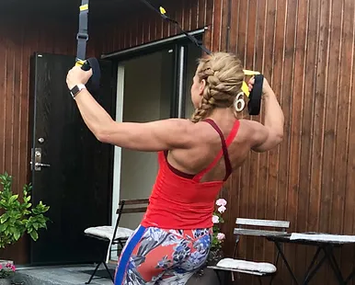 Träning i grupp eller privat hos Wellnessgruppen Stockholm ABPå WellnessGruppen arbetar vi med såväl individuell PT-träning som med gruppträning, Bootcamp. Våra instruktörer arbetar alltid med helheten, inifrån och ut.Som kund får du ett omfattande helhetsprogram. När du väljer personlig träning med kan du få hjälp med många olika saker: Du får hjälp att komma igång med din träning, att hitta rätt kost och du får massor med motivation. Du behöver kanske ny motivation och nya övningar som kan lyfta dig som redan är tränad till nya nivåer.Personlig träning för dig hos Wellnessgruppen Stockholm ABVilka mål har du med din träning? Vilken träningsform passar dig och dina behov bäst? Vi coachar dig genom passen för att du ska uppnå dina träningsmål. Kontakta oss för att boka en konsultationstid då vi tillsammans skräddarsyr din personliga träning. På Wellnessgruppen erbjuder vi alltid 15 minuters kostnadsfri konsultation vid ett första möte.Träningen sker i Wellnessgruppens gym eller utomhus, beroende på vad som passar just ditt upplägg och önskemål.Bootcamp för dig som vill träna med andraGenom Värmdö Bootcamp erbjuder vi funktionell utomhusträning i grupp - året runt.​Vi har flera grupper i veckan och träningen passar alla - oavsett nivå och tidigare erfarenhet.Nyheter Ifrån GymKartaHafstens Resort Och CampingMatinspiratör Markiz TaintonInger Zetterqvist: EM 1:ASasa The Mutant VujicJust Gym Sebastian HedmanJakob Wallin LAWABIdrottsrehab Ullevi